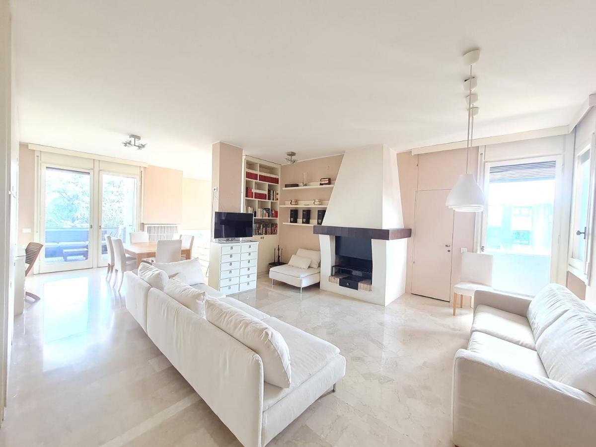 Ottoboni Charme Apartment With Terrace Milán Exterior foto